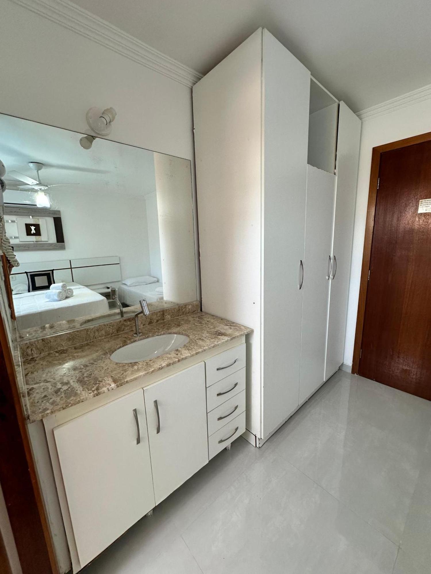 Flat Em Mont Siao Apartment *